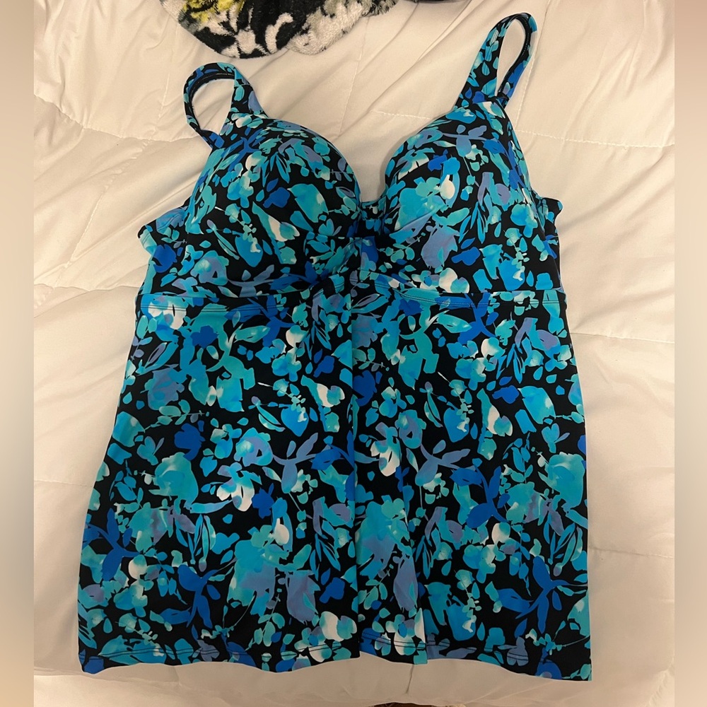Swim suit top for women